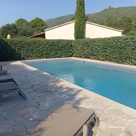 Dans Avec Piscine *