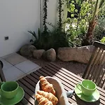 Dans Avec Piscine Vila *