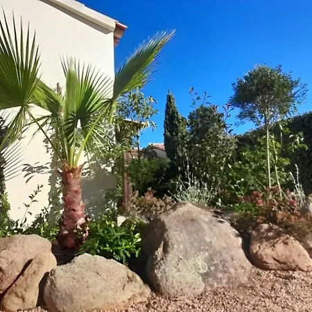 Dans Résidence Avec Piscine