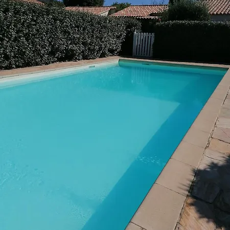 Dans Résidence Avec Piscine *