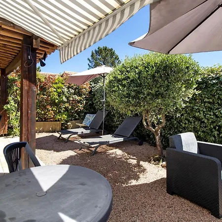 Dans Résidence Avec Piscine Villa *