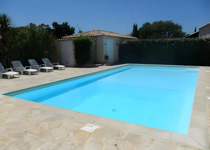 Dans Avec Piscine San-Gavino-di-Carbini