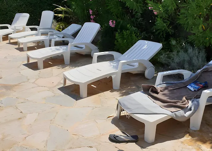 Dans Avec Piscine