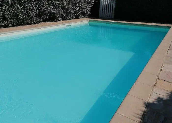 Dans Avec Piscine *