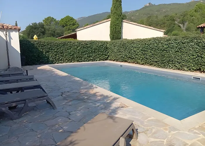 Dans Avec Piscine *